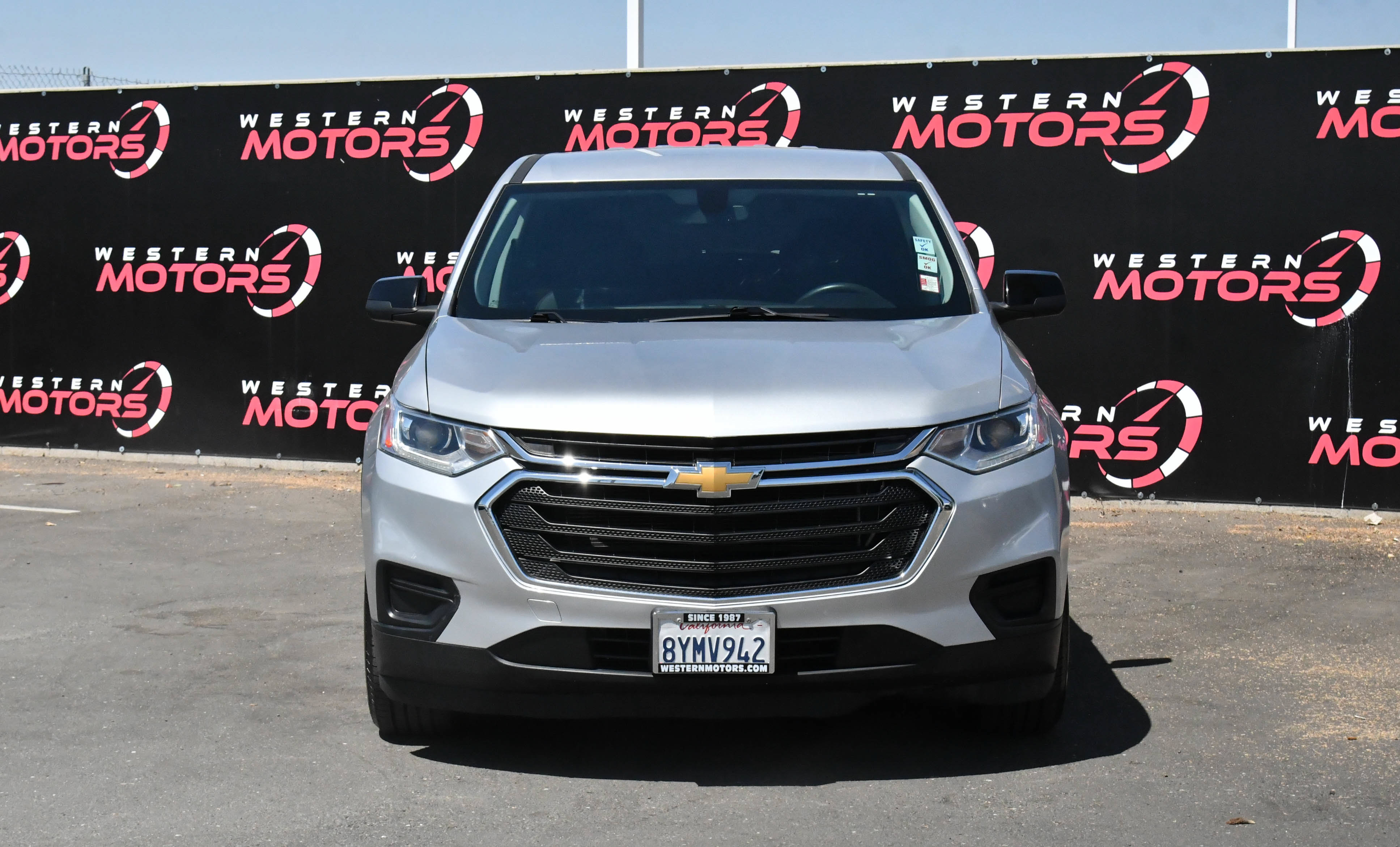 Used 2021 Chevrolet Traverse LS FWD image 2