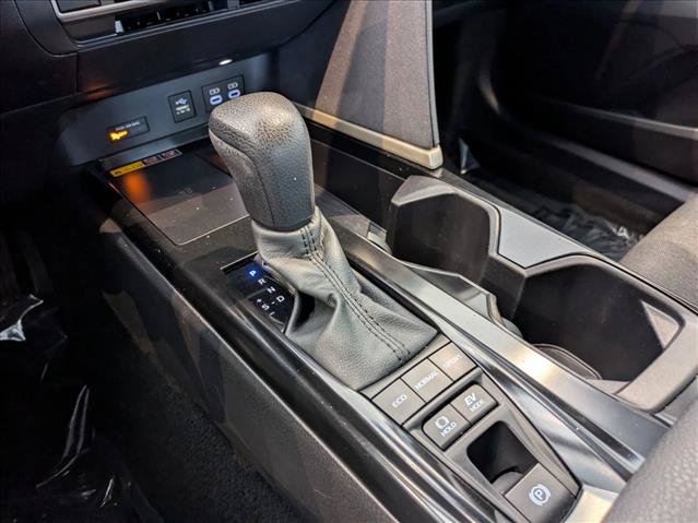 Used 2025 Toyota Camry LE w/ Convenience Package FWD image 12