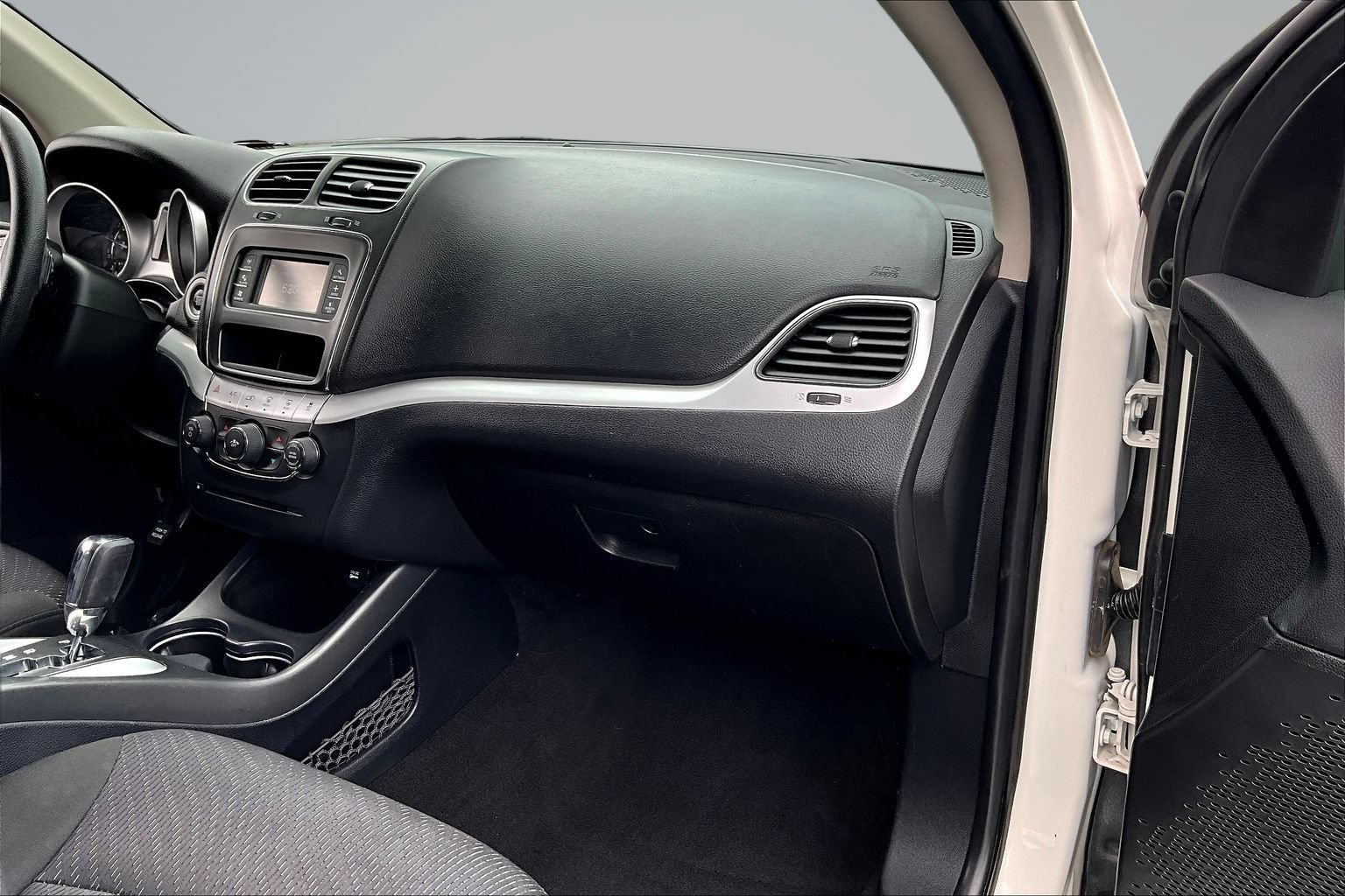 Used 2019 Dodge Journey SE FWD image 21