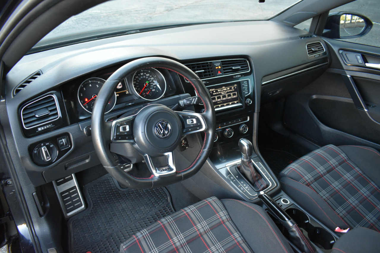 Used 2015 Volkswagen GTI S image 10