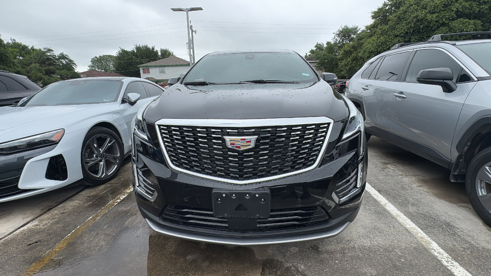 Used 2025 Cadillac XT5 Premium Luxury w/ Technology Package FWD image 2
