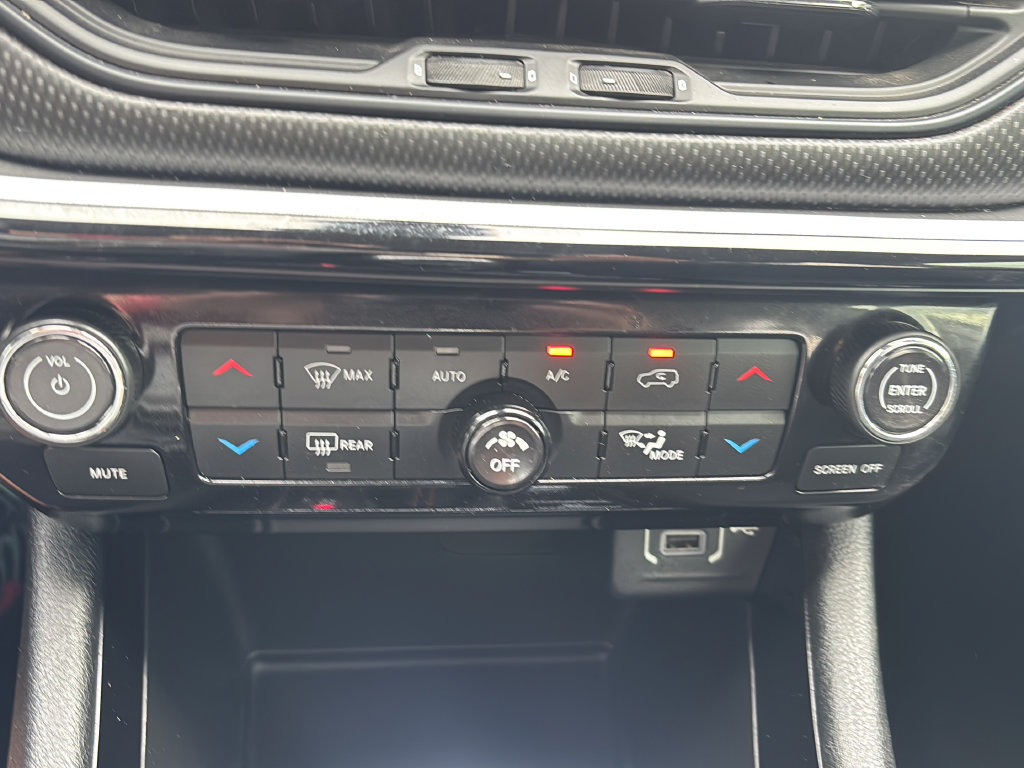 Used 2022 Jeep Compass Trailhawk w/ Trailhawk Convenience Group AWD/4WD image 26