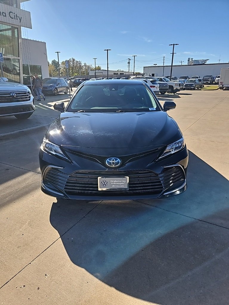 Used 2023 Toyota Camry LE image 2
