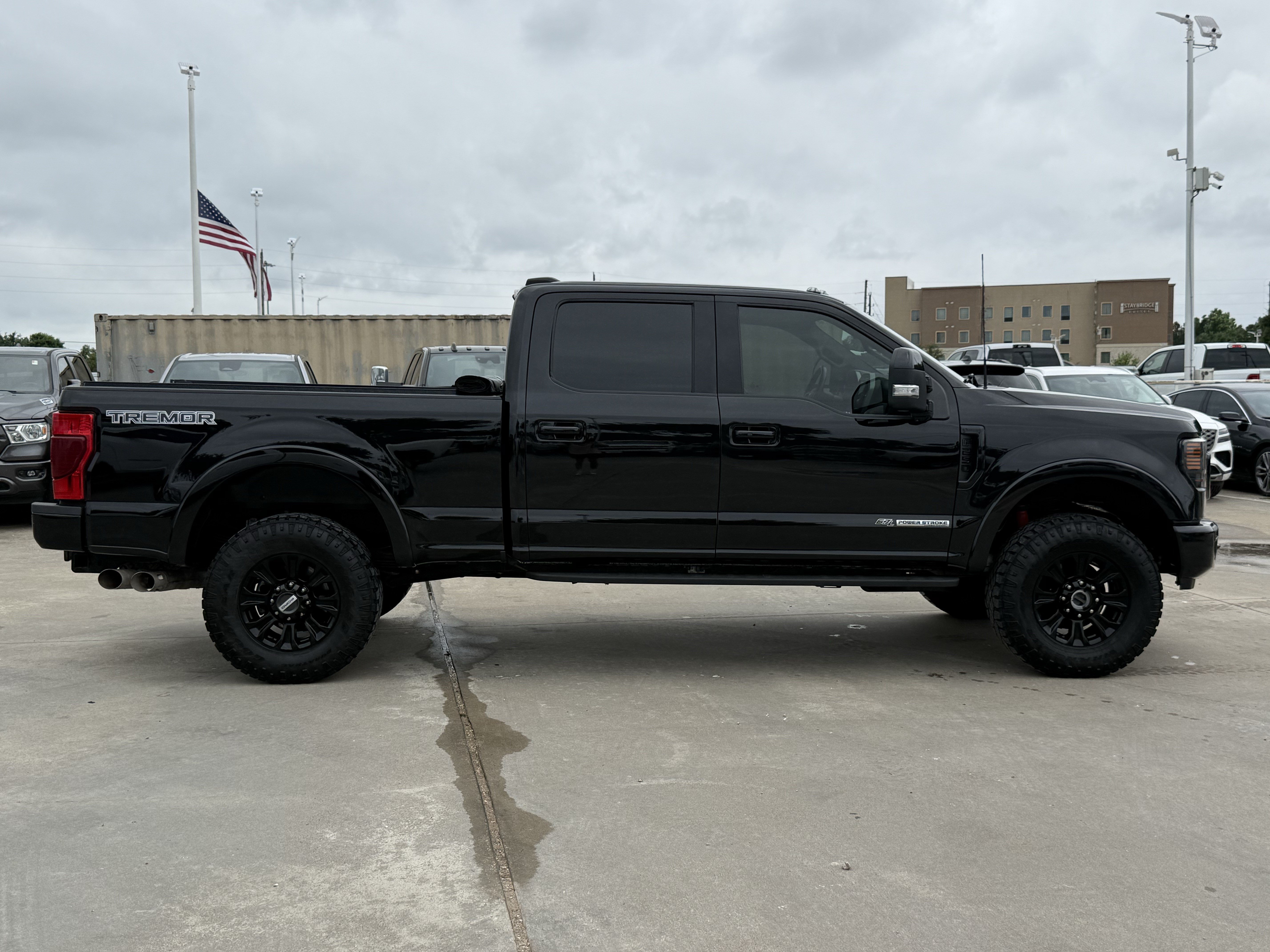 Used 2022 Ford F250 Lariat w/ Tremor Off-Road Package AWD/4WD image 3