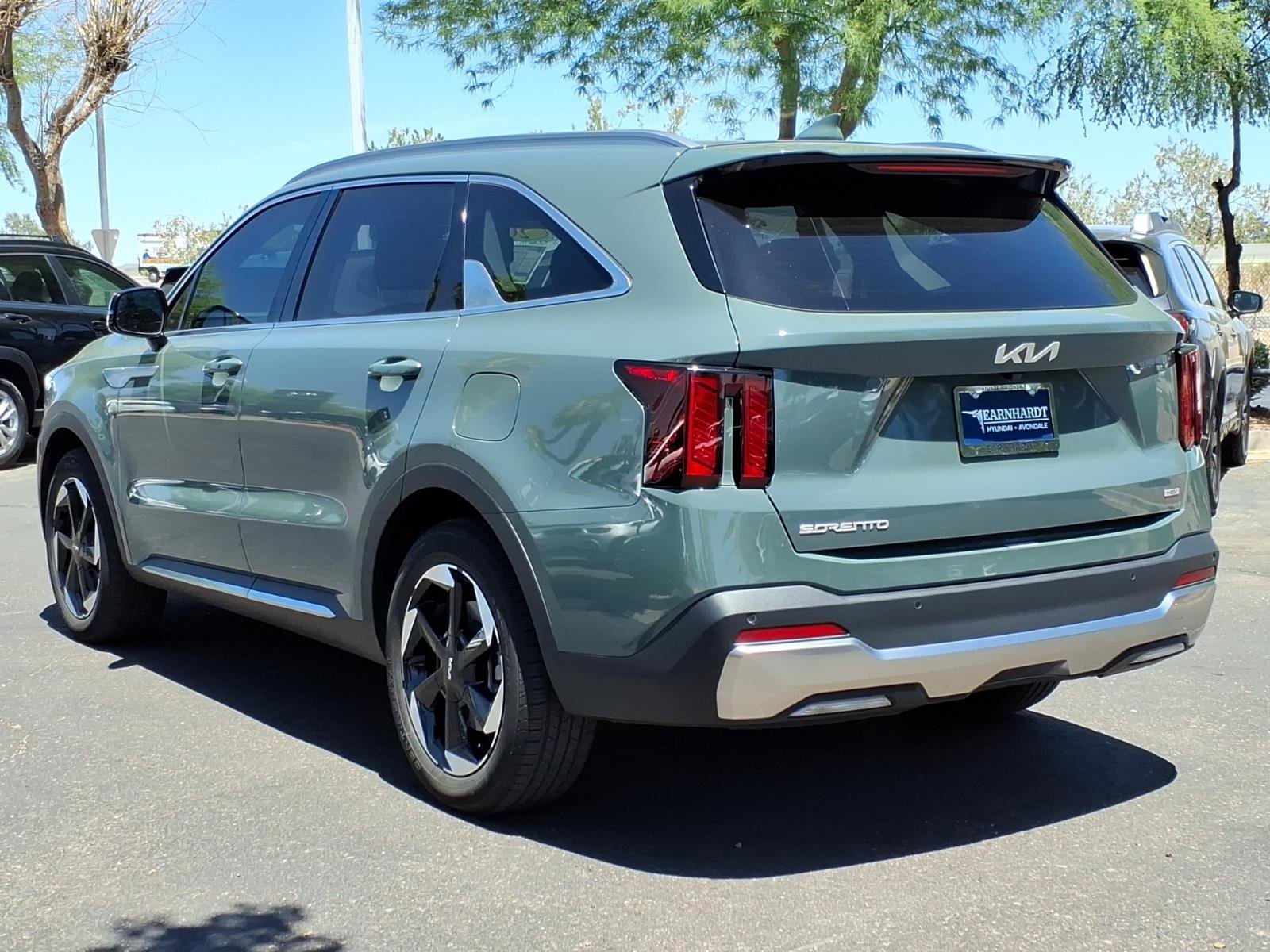 Used 2025 Kia Sorento EX AWD/4WD image 3