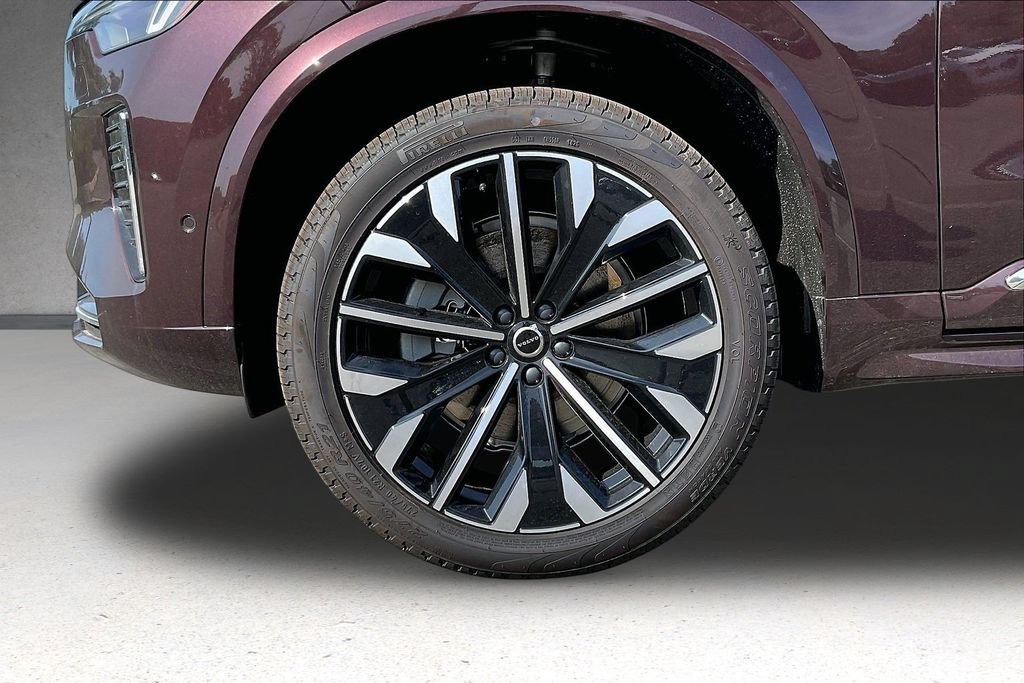 New 2026 Volvo XC90 B5 Plus w/ Protection Package Premier AWD/4WD image 14