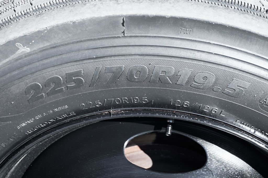 Used 2015 Ford F550 2WD Regular Cab Super Duty image 53