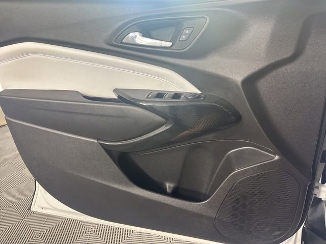 Used 2025 Chevrolet Trax LT w/ Driver Confidence Package FWD image 14