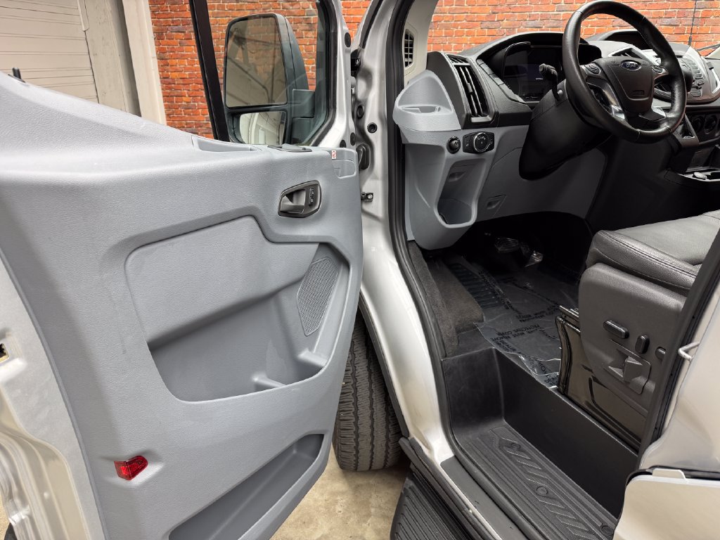 Certified 2019 Ford Transit 350 XLT RWD image 9