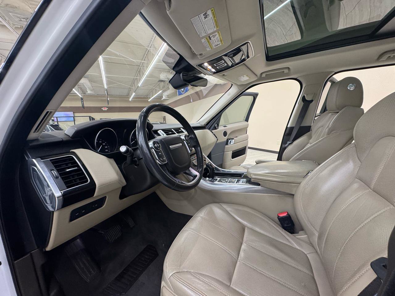 Used 2017 Land Rover Range Rover Sport HSE AWD/4WD image 17