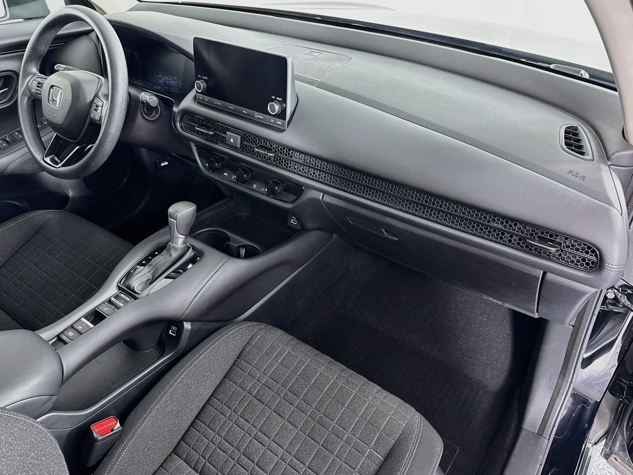 Certified 2023 Honda HR-V LX image 26