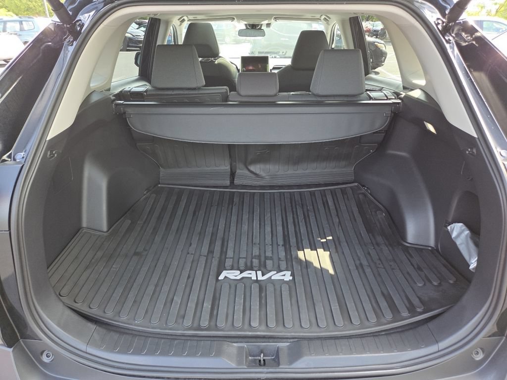Used 2025 Toyota RAV4 XLE w/ Convenience Package AWD/4WD image 26
