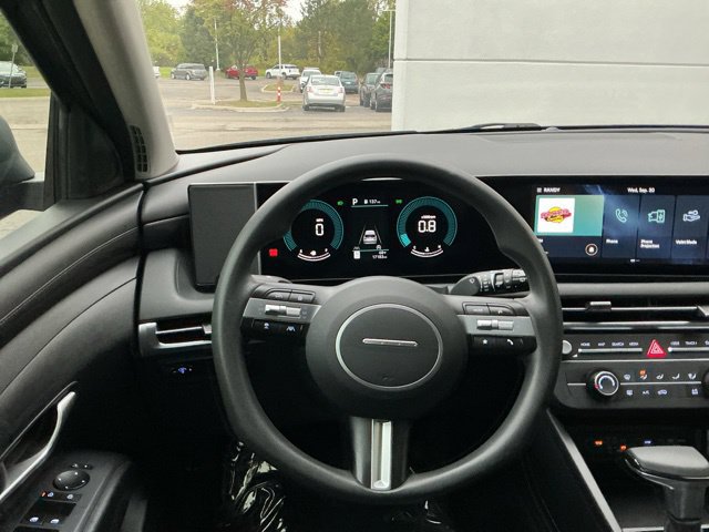 Used 2025 Hyundai Tucson SE FWD image 16