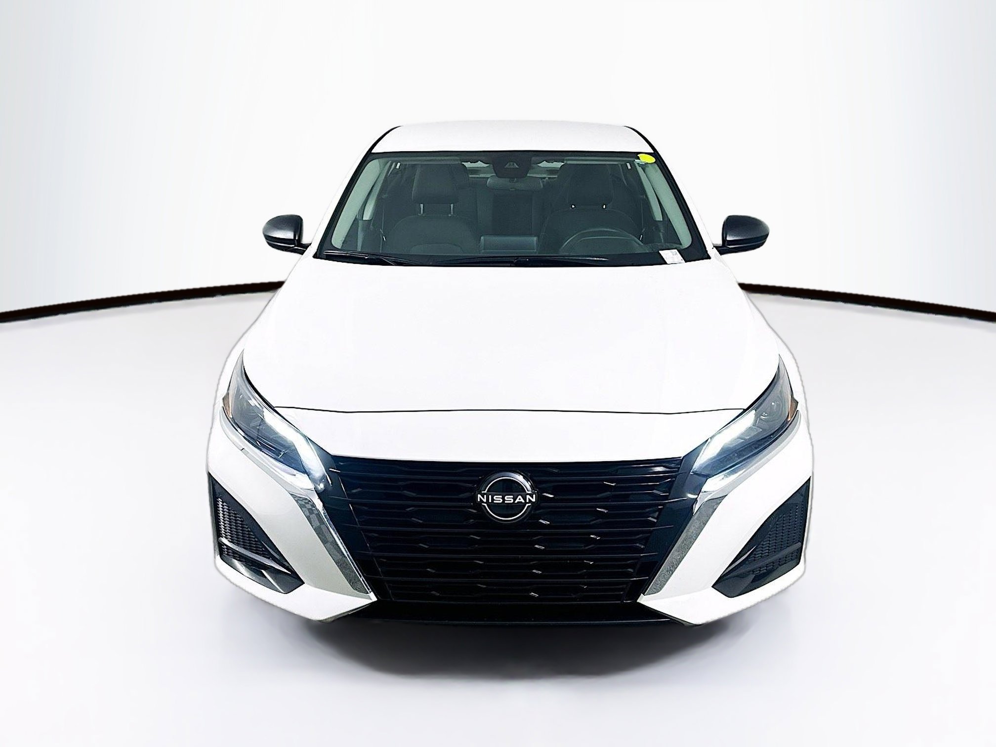 Used 2025 Nissan Altima 2.5 SV image 2