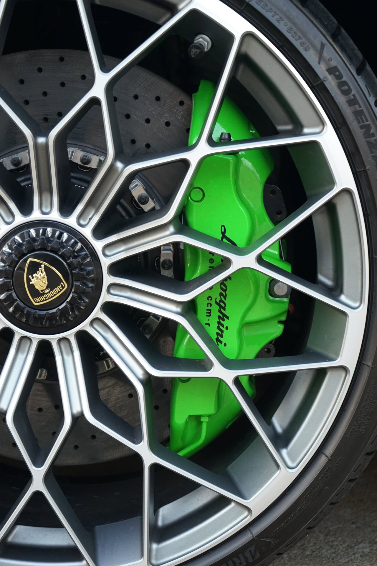 Used 2022 Lamborghini Huracan STO image 33