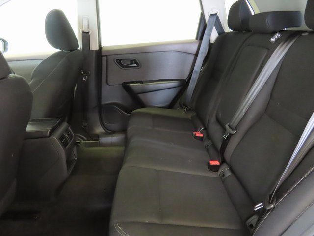 Used 2023 Nissan Rogue S image 29