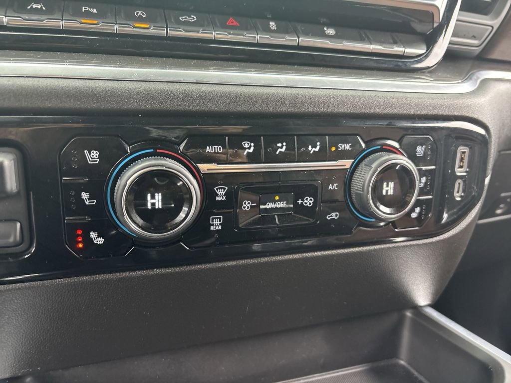 Used 2024 Chevrolet Silverado 1500 High Country w/ Technology Package image 21