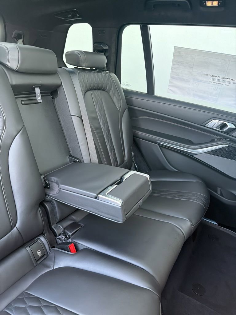 New 2026 BMW X7 M60i image 23