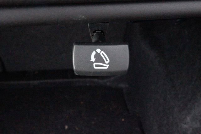 Used 2020 Chevrolet Malibu LT FWD image 25