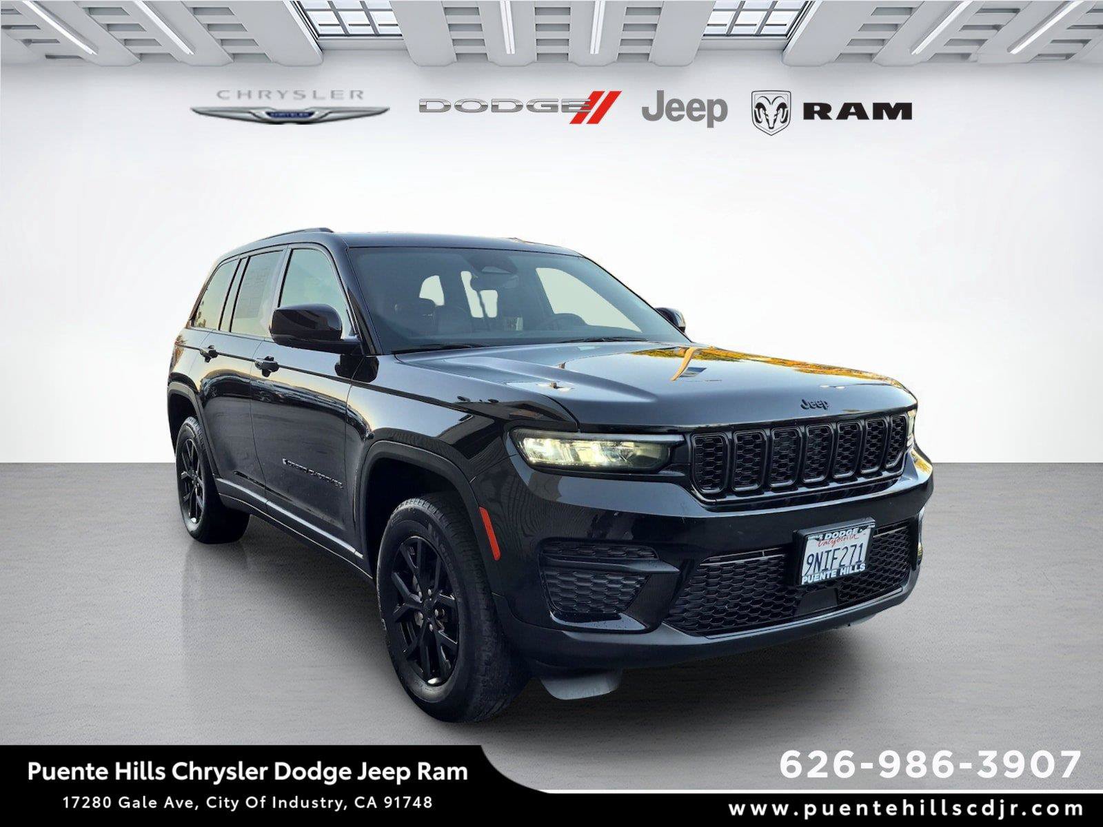 Used 2025 Jeep Grand Cherokee Altitude