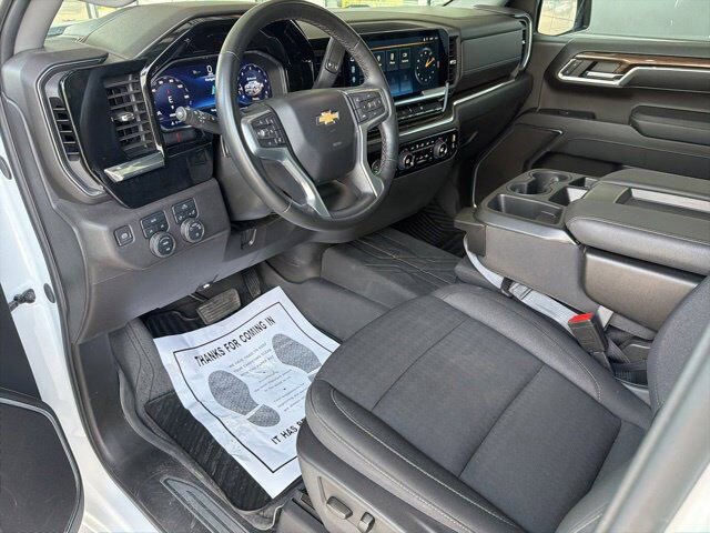 Used 2024 Chevrolet Silverado 1500 LT AWD/4WD image 28