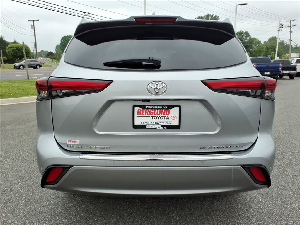 Used 2023 Toyota Highlander Platinum AWD/4WD image 11