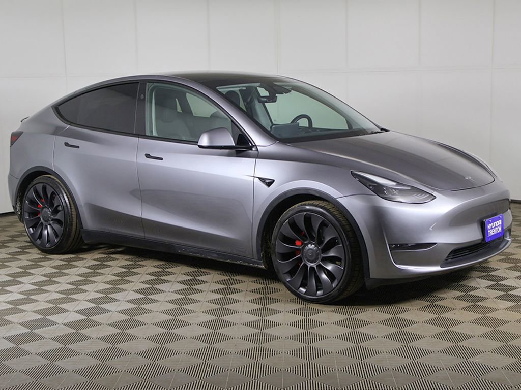 Used 2024 Tesla Model Y Performance AWD/4WD image 2