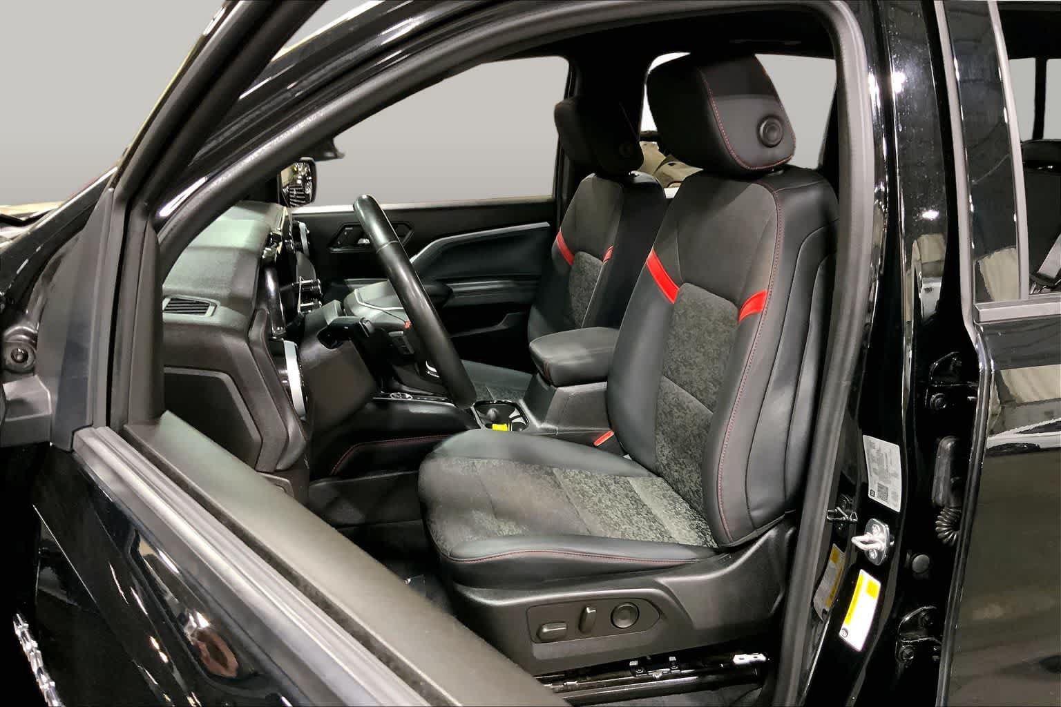 Used 2023 Chevrolet Colorado Z71 w/ Z71 Convenience Package 2 AWD/4WD image 8