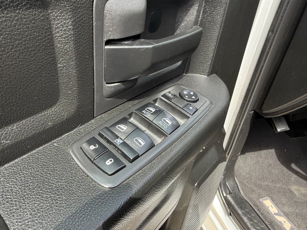 Used 2018 RAM 2500 Tradesman w/ Chrome Appearance Group AWD/4WD image 23