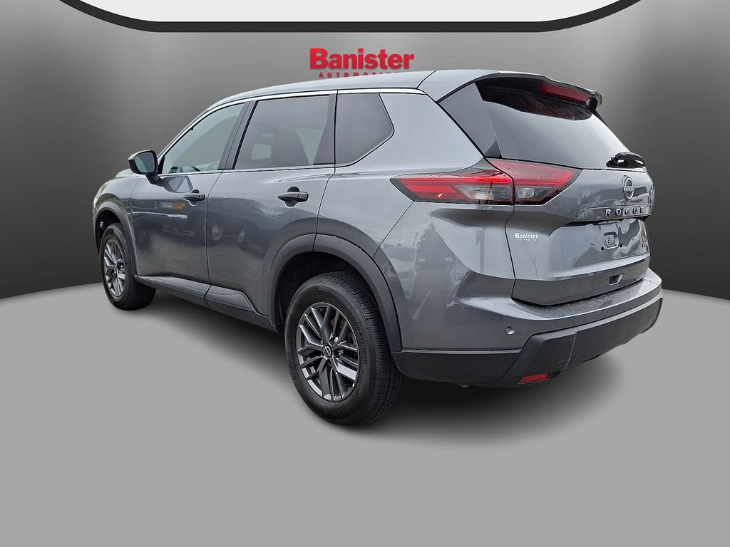 Used 2024 Nissan Rogue S AWD/4WD image 6