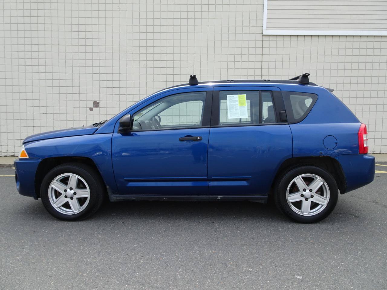 Used 2009 Jeep Compass Sport FWD image 4