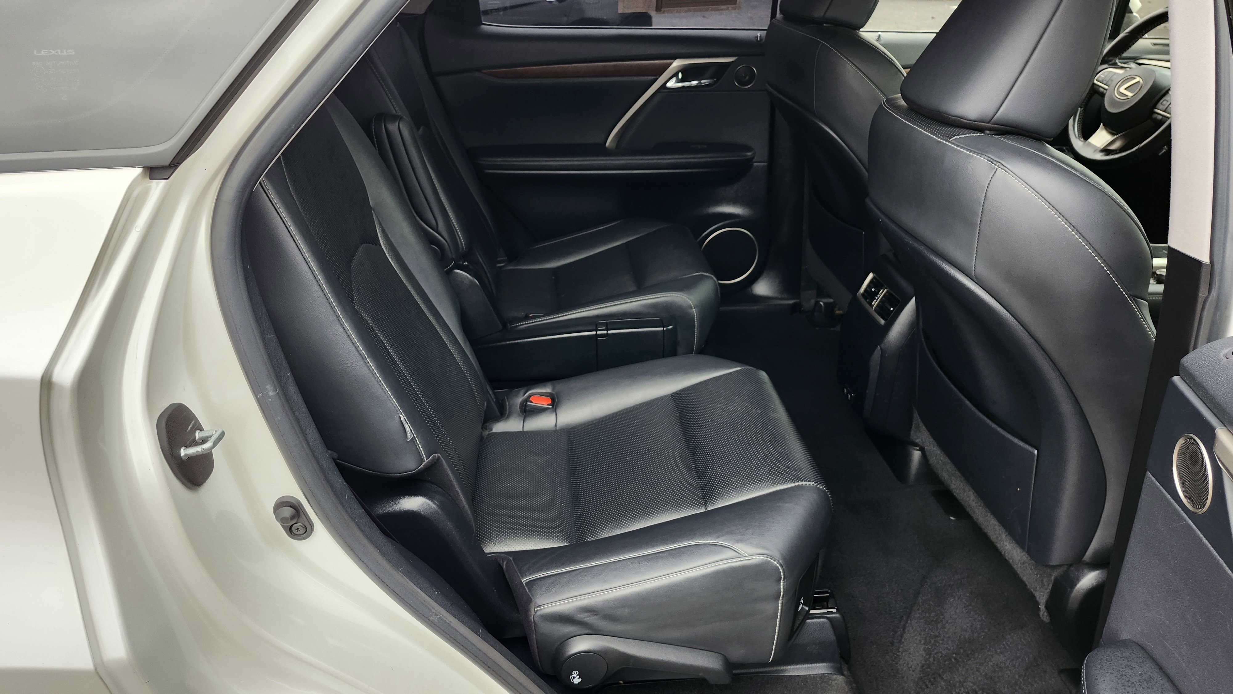 Used 2022 Lexus RX 450hL AWD w/ Premium Package image 24