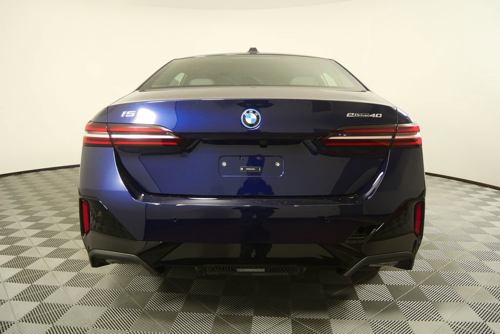 New 2026 BMW i5 eDrive40 w/ M Sport Package image 4