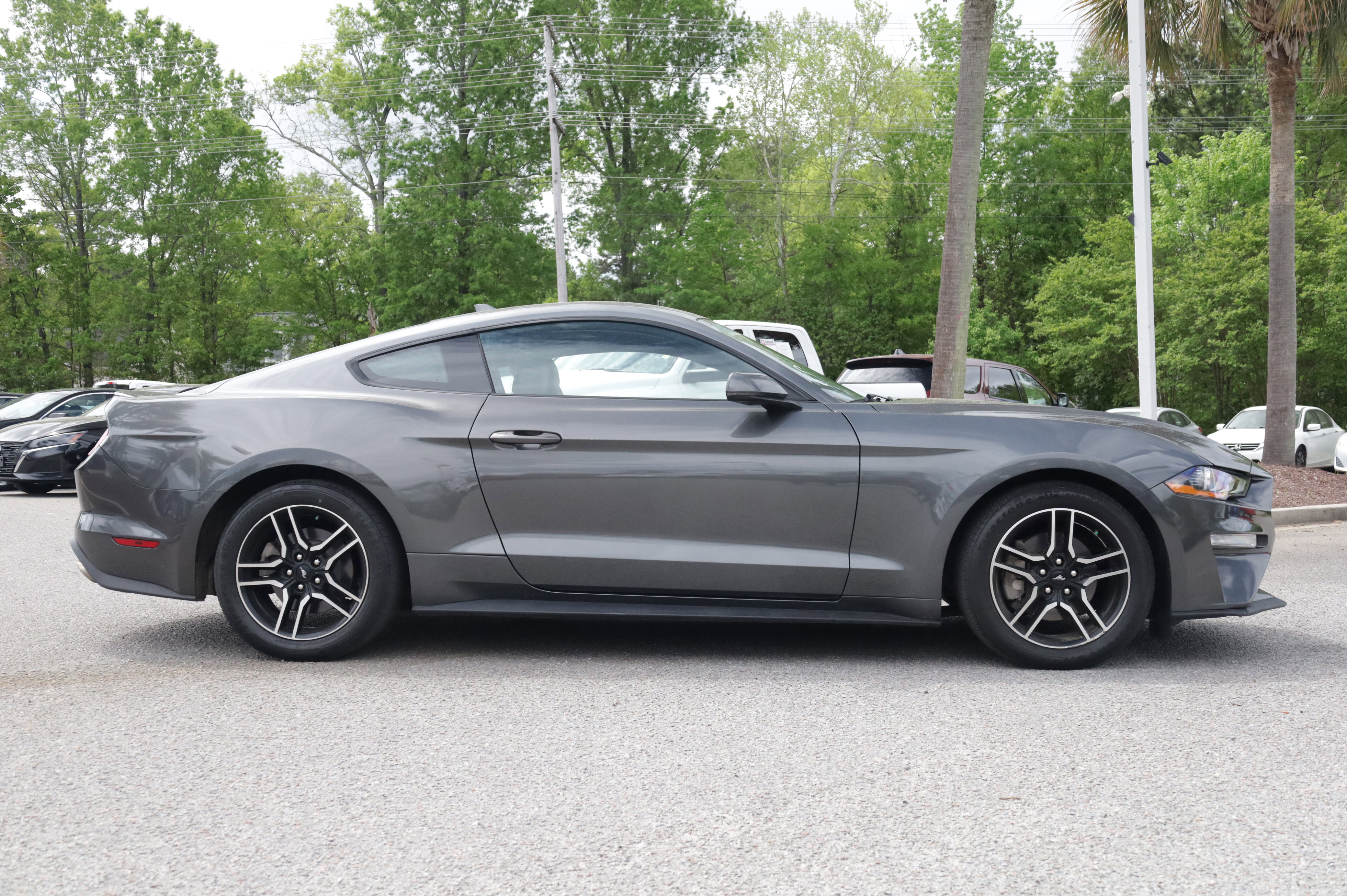 Used 2020 Ford Mustang Premium image 4