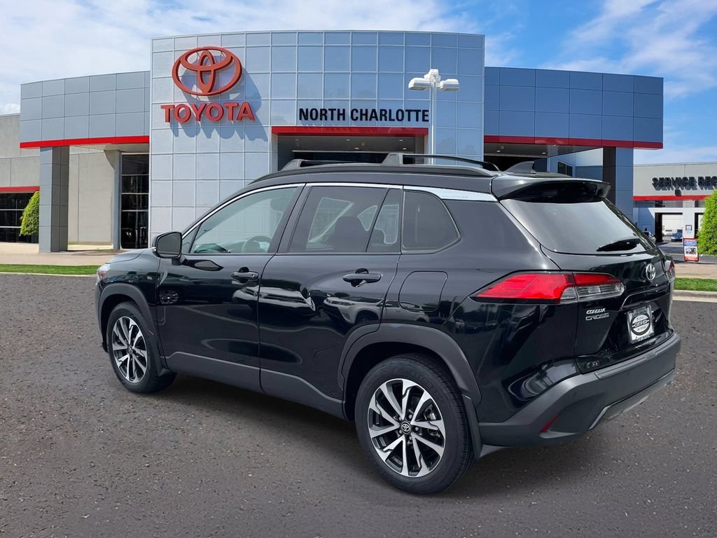 Used 2024 Toyota Corolla Cross XLE w/ Convenience Package AWD/4WD image 6
