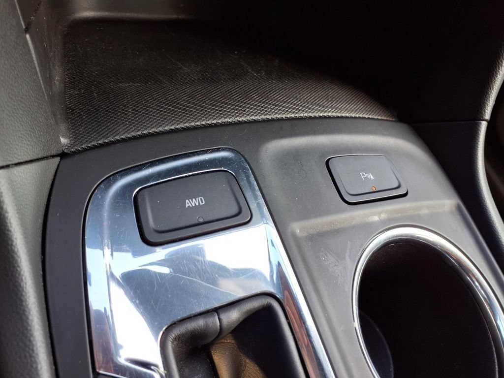 Used 2023 Chevrolet Equinox LT AWD/4WD image 11