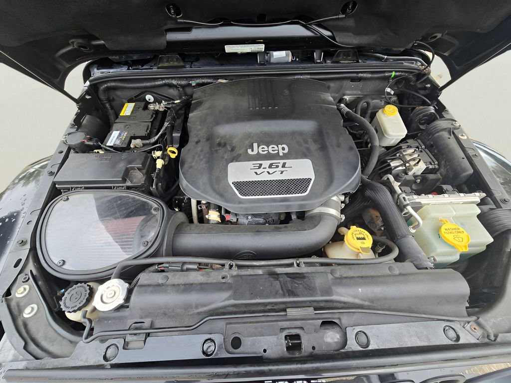 Used 2013 Jeep Wrangler Unlimited Sahara w/ Connectivity Group image 69