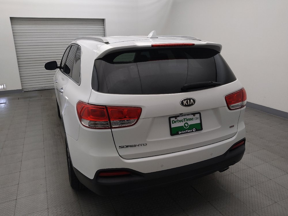 Used 2018 Kia Sorento FWD image 6