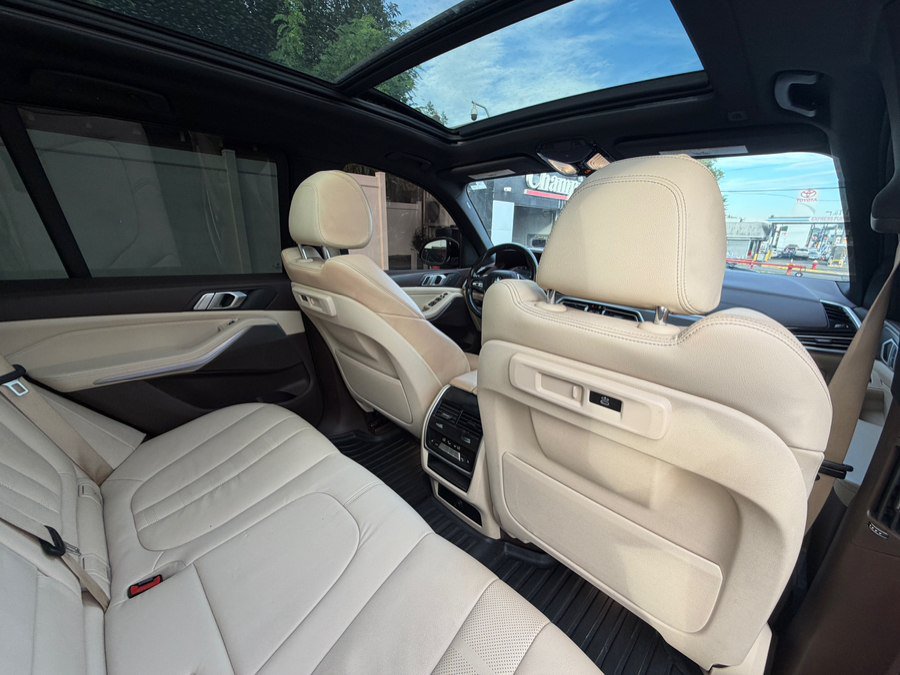 Used 2019 BMW X5 xDrive40i w/ Premium Package 2 AWD/4WD image 36