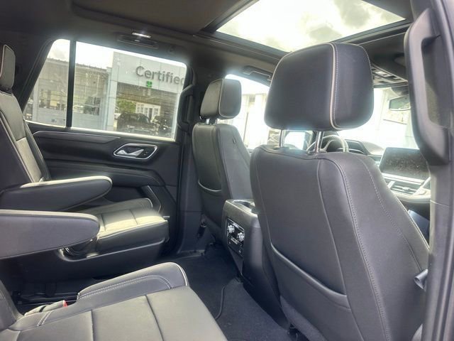 Used 2023 GMC Yukon SLT w/ SLT Luxury Package image 44
