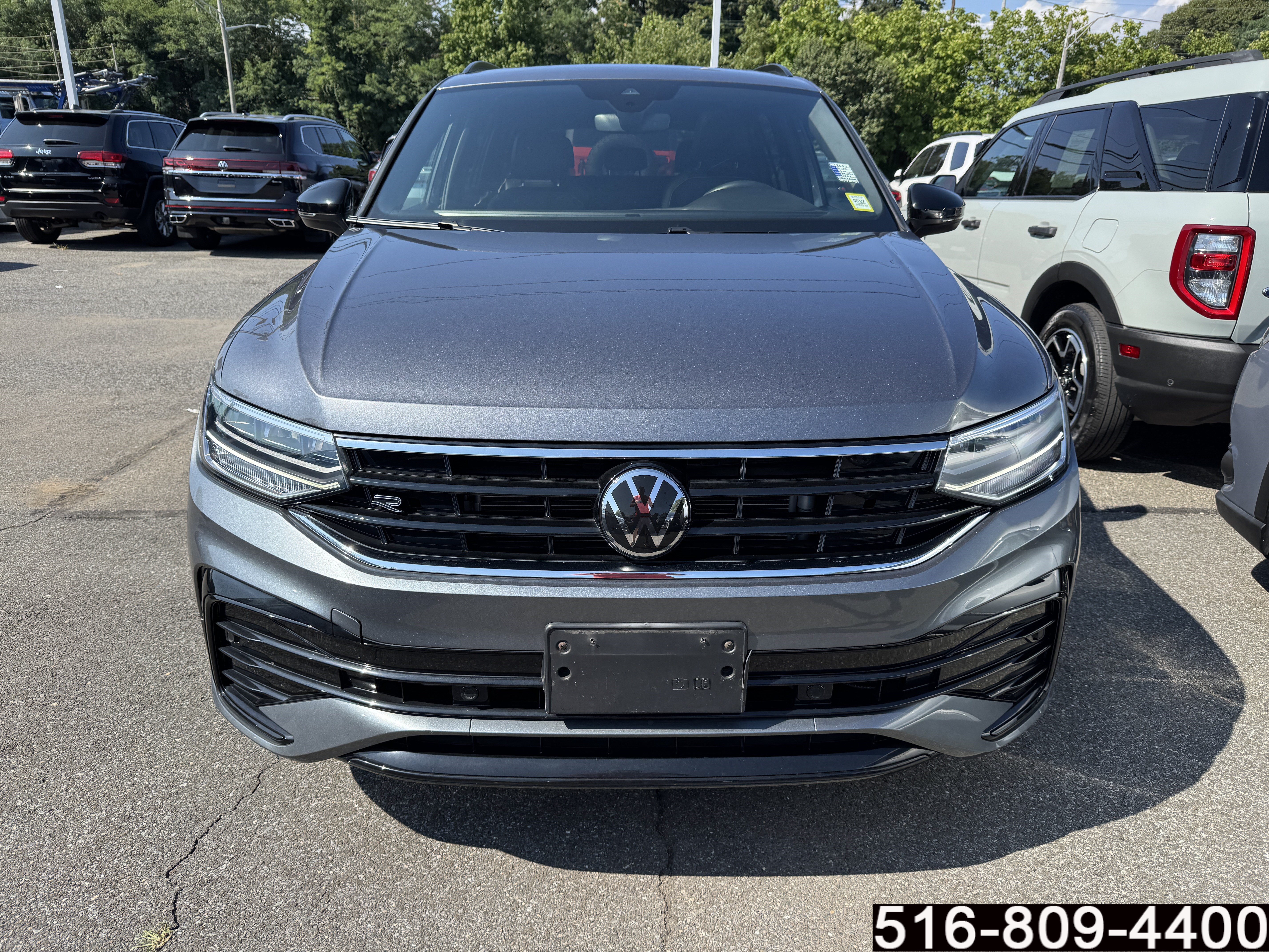 Used 2024 Volkswagen Tiguan SE R-Line AWD/4WD image 2