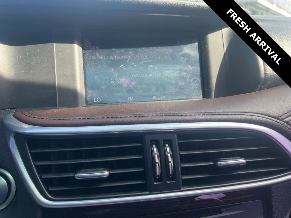 Used 2017 INFINITI QX30 Premium w/ Navigation Package image 15