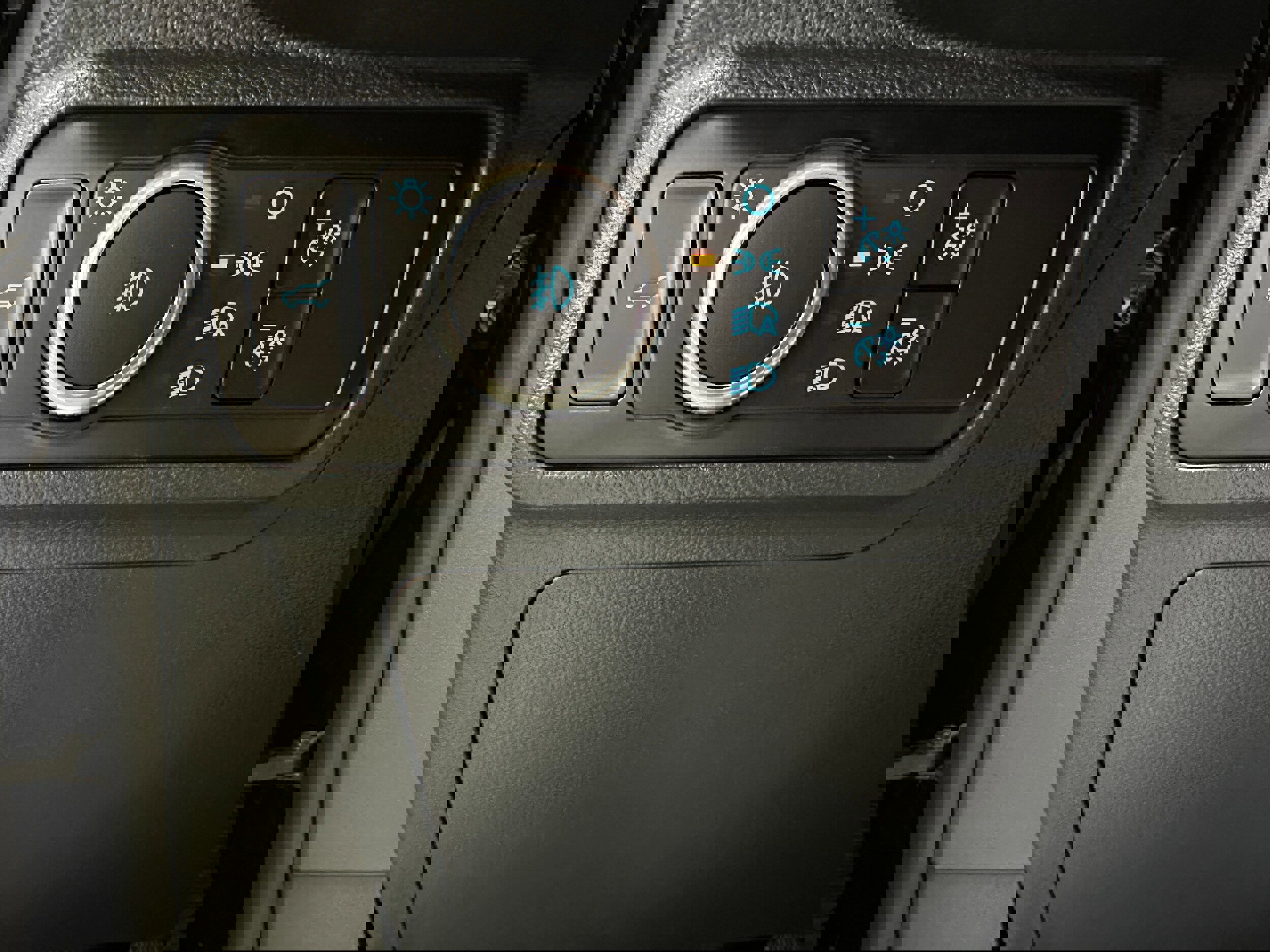 Certified 2025 Ford Explorer ST-Line image 13