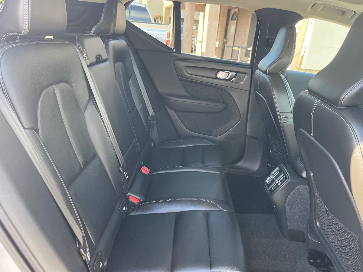 Used 2023 Volvo XC40 B5 Plus AWD/4WD image 34