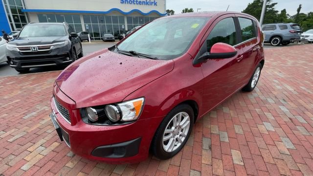 Used 2016 Chevrolet Sonic LT w/ Fun and Sun Package FWD image 5