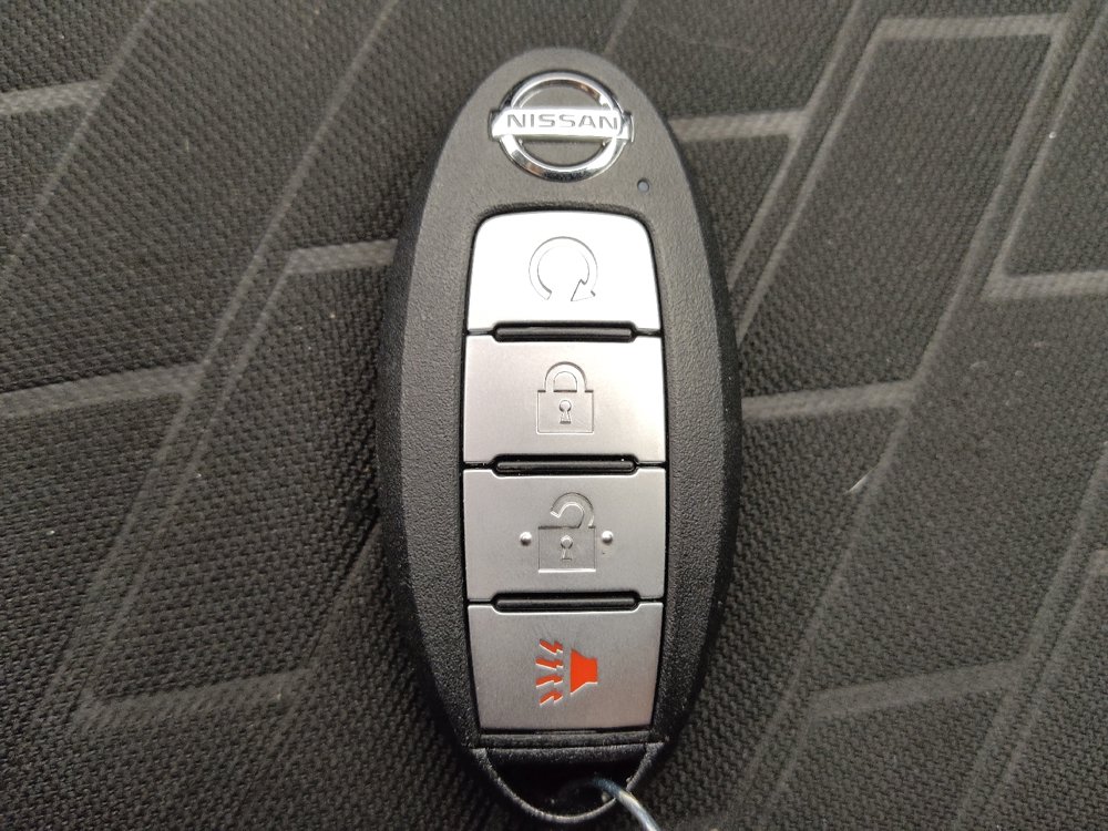 Used 2023 Nissan Kicks SR FWD image 32