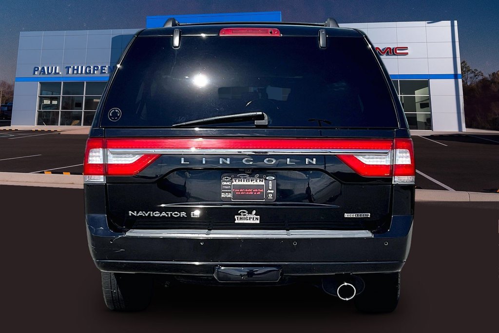 Used 2016 Lincoln Navigator L Select RWD image 6