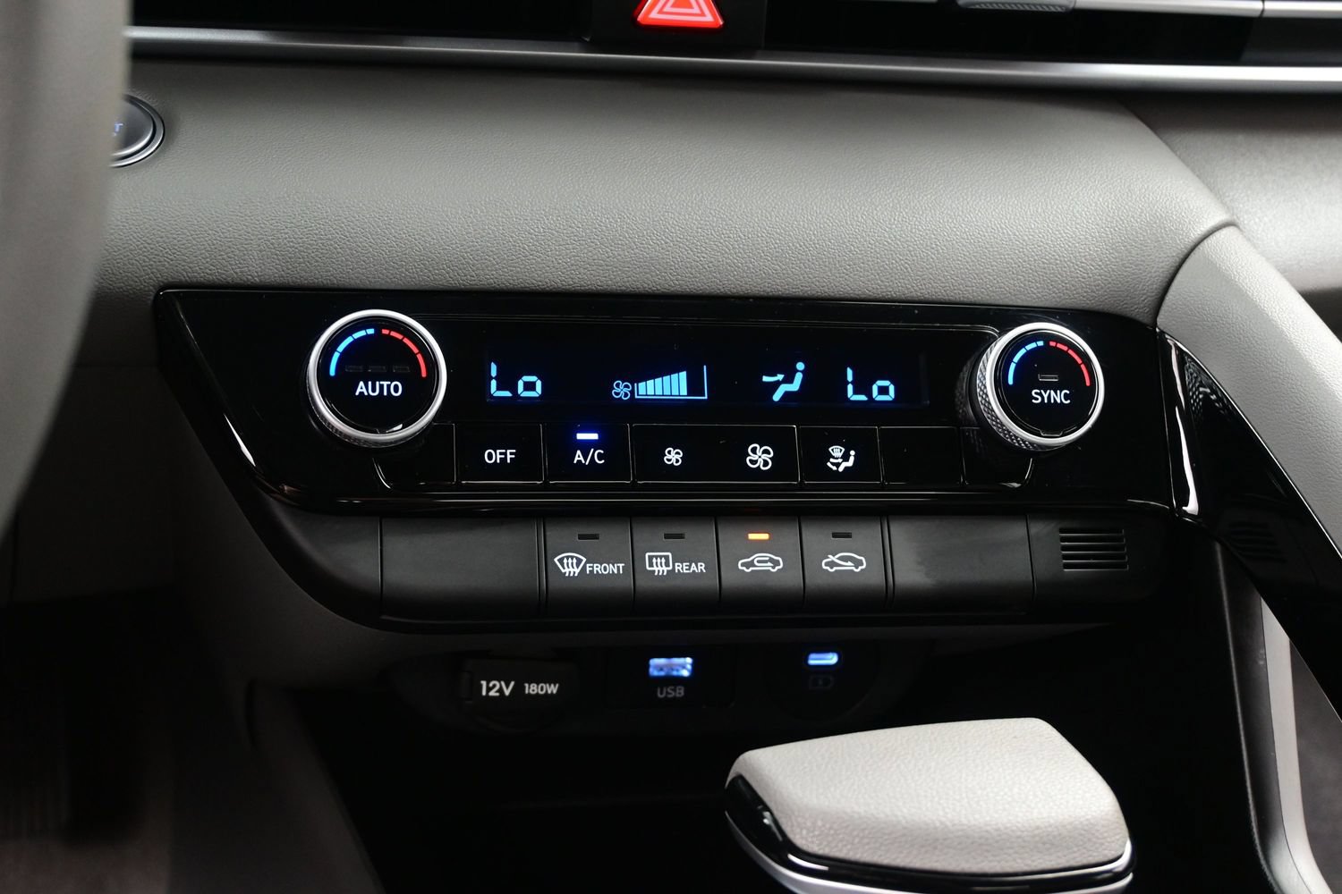 Certified 2026 Hyundai Elantra Hybrid FWD image 19