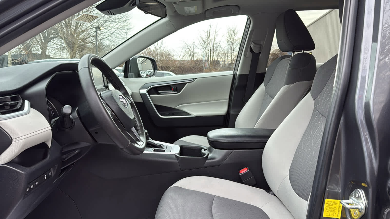 Used 2022 Toyota RAV4 XLE image 12