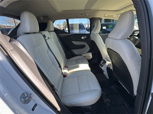 Used 2023 Volvo XC40 B5 Ultimate w/ Protection Package Premier image 24